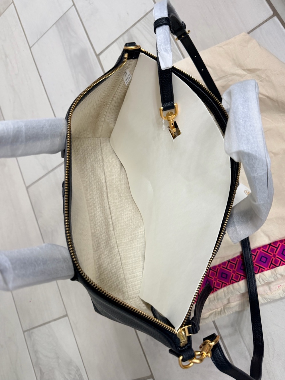 Tory Burch Black Pebbled Leather Shoulder Satchel with Crossbody Strap - Picture 3 of 6